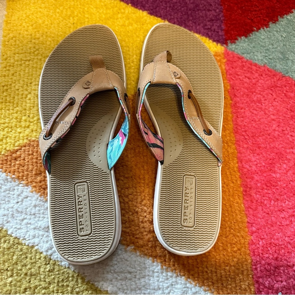 EUC Sperry Top Sider Flip Flops Tan Size 10
